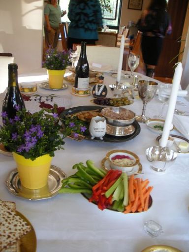 reform passover table setting